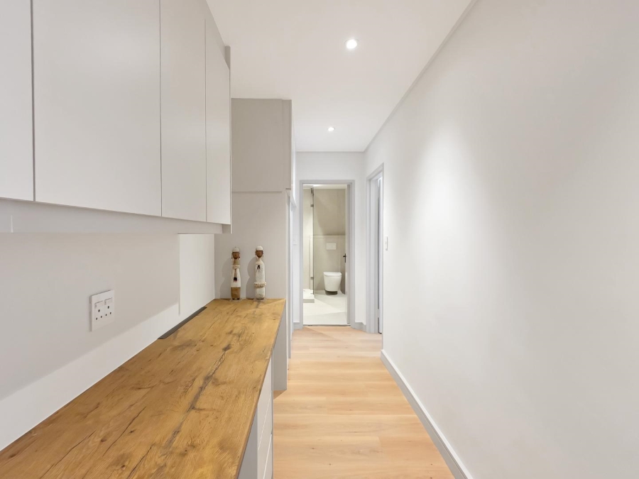 2 Bedroom Property for Sale in Sea Point Western Cape